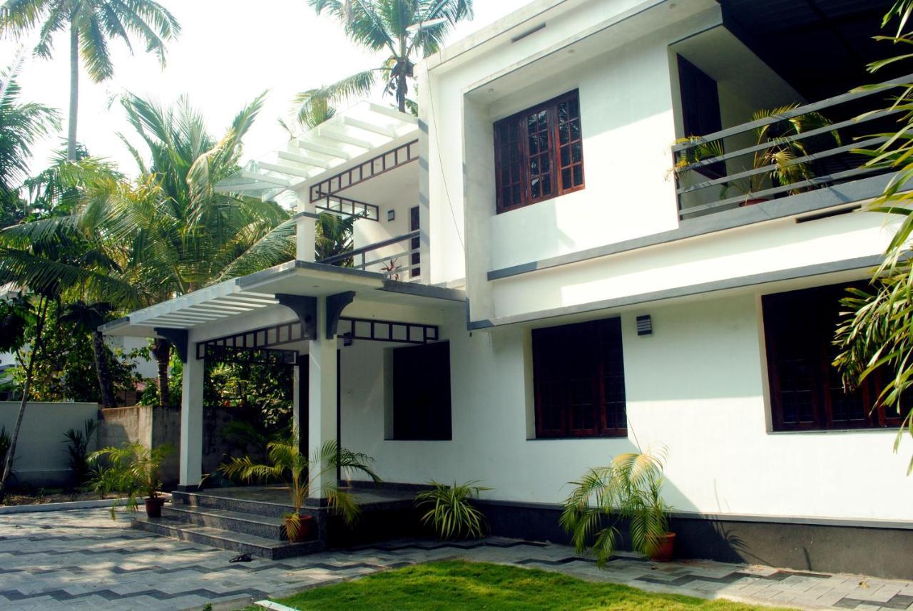 Nice Villa Irimbranallur Exterior photo